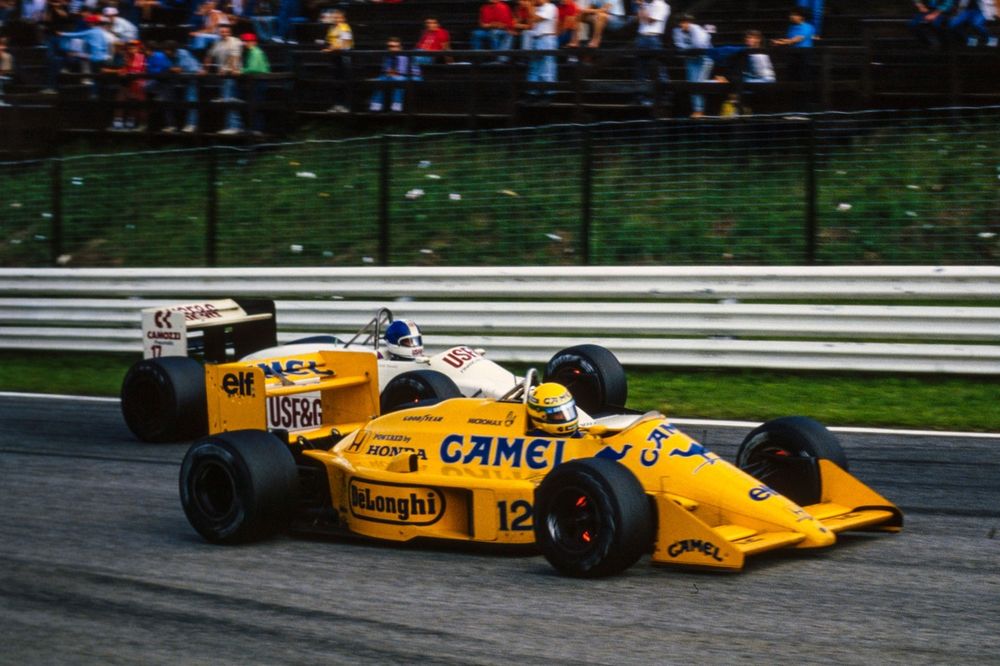 Ayrton Senna, Lotus 99T Honda, adelanta a Derek Warwick, Arrows A10 Megatron.