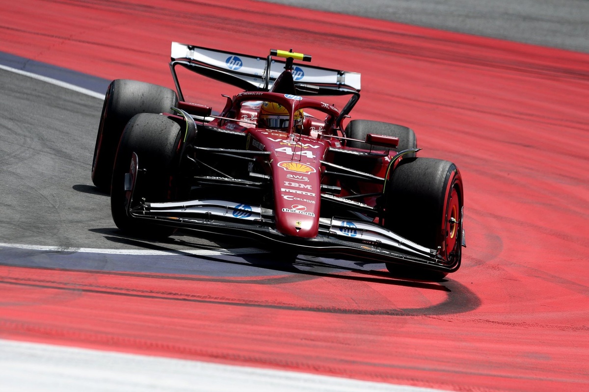 F1 | Hamilton, i freni restano un problema: "Sto spingendo per farli sistemare"