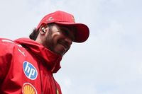 F1 - Ex-piloto da Ferrari dispara: "90% da equipe não queria Hamilton"