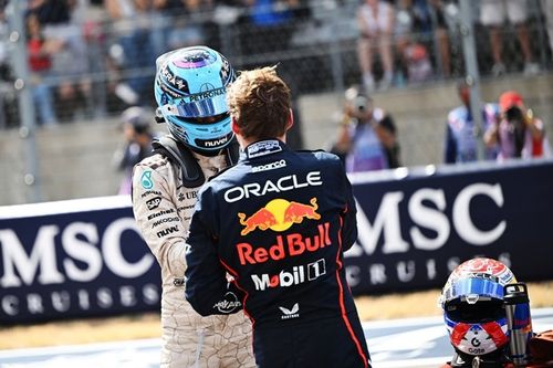 Una cláusula protege a Russell de Verstappen en 2027 en Mercedes