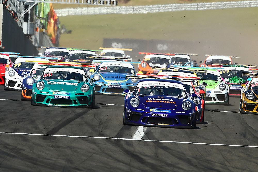 Largada da Porsche Carrera Cup