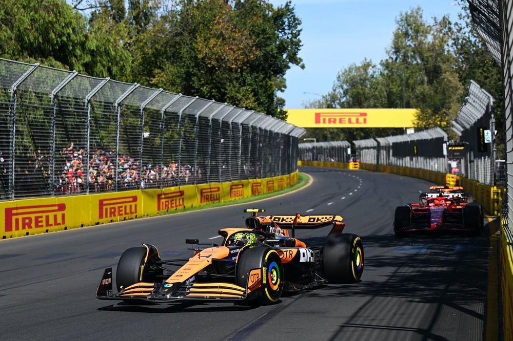 Lando Norris, McLaren MCL38, Charles Leclerc, Ferrari SF-24, Oscar Piastri, McLaren MCL38