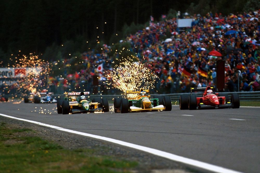 Mika Hakkinen, Lotus 107, Michael Schumacher, Benetton B192, Jean Alesi, Ferrari F92