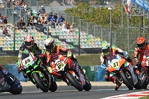 Ducati espera una sanción dura para Rea por el toque a Bautista