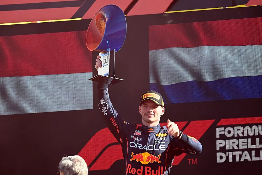 Podio: ganador Max Verstappen, Red Bull Racing