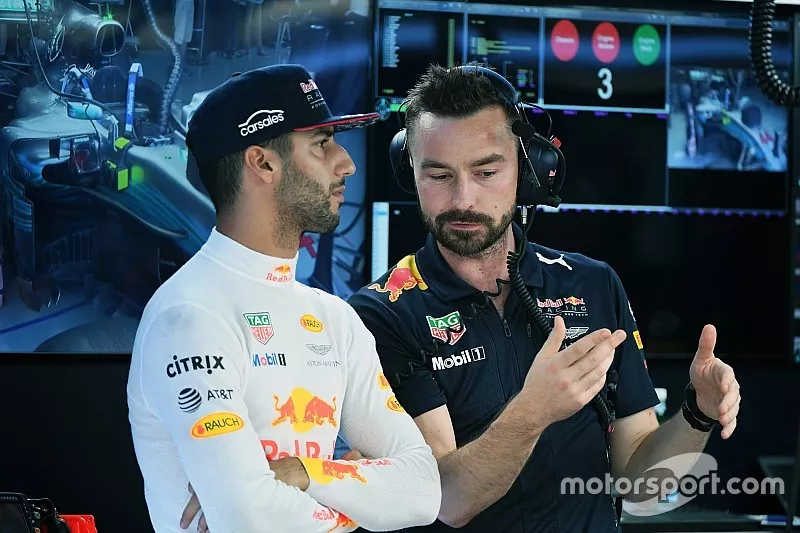 Daniel Ricciardo, Red Bull Racing et Simon Rennie, ing&eacute;nieur de course Red Bull Racing