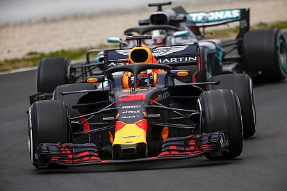 Hamilton, RB14'ün Melbourne'de en hızlı araç olmasını bekliyor