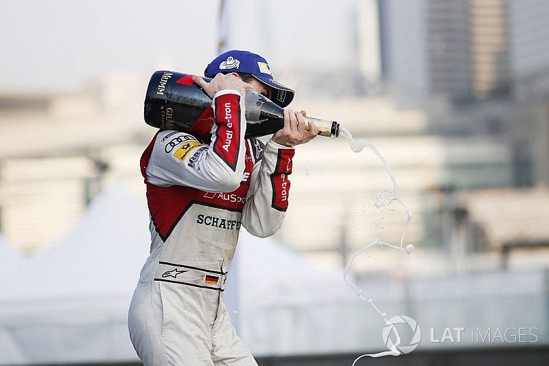 Podium: race winner Daniel Abt, Audi Sport ABT Schaeffler