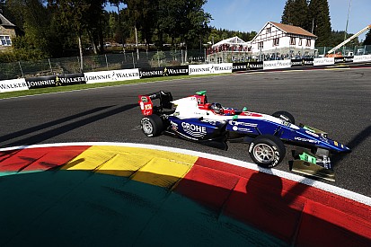 GP3 Monza: Beckmann, ıslak zeminde rahat şekilde kazandı