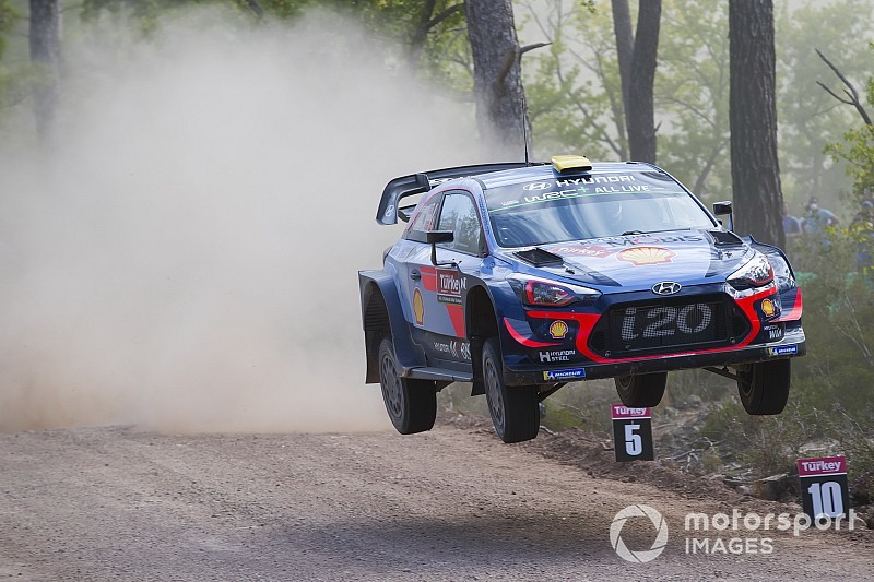 WRC Türkiye: Mikkelsen gaza bastı, Breen'le farkı açtı