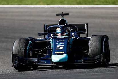 F2 Sochi: Albon wint overtuigend, De Vries derde na spektakelstuk