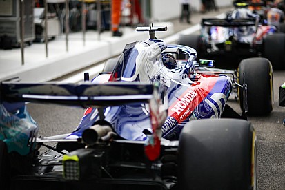 Nem helyes, hogy az FP1-es kihajtási sorrend dönt az F1-es rajtrácsról?!