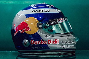 F1 レッドブル　1/2ヘルメット　セバスチャンベッテルモデル ベッテル、メキシコGPでレッドブル総帥へ捧げる特別ヘルメットを