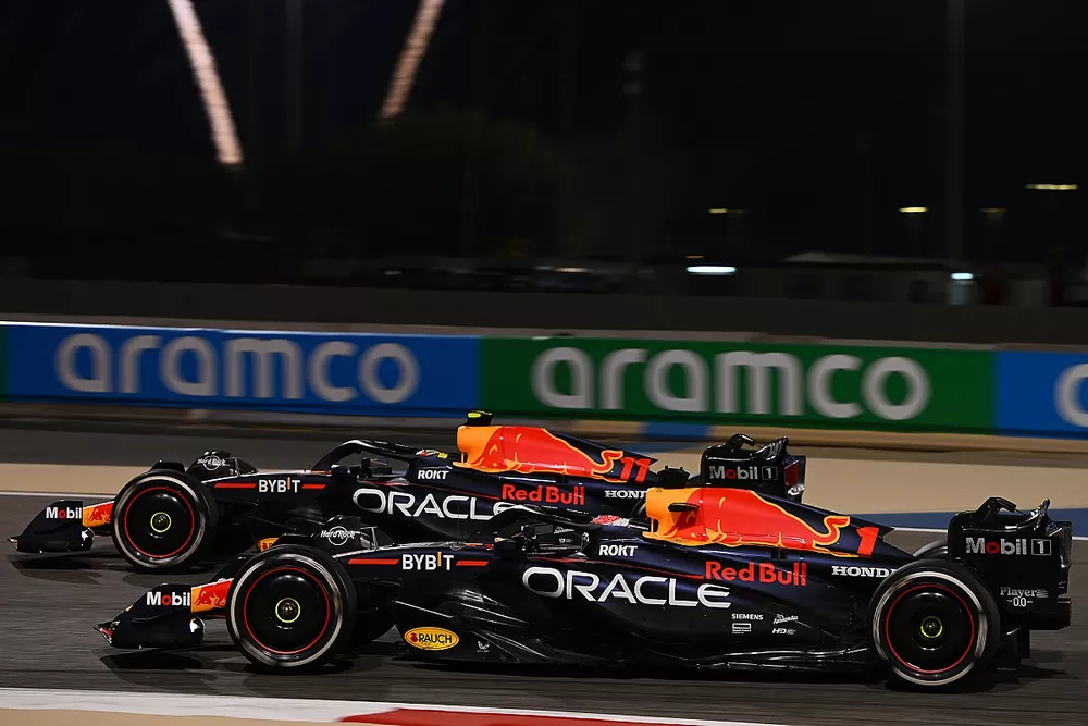 Max Verstappen, Red Bull Racing RB19, Sergio Perez, Red Bull Racing RB19
