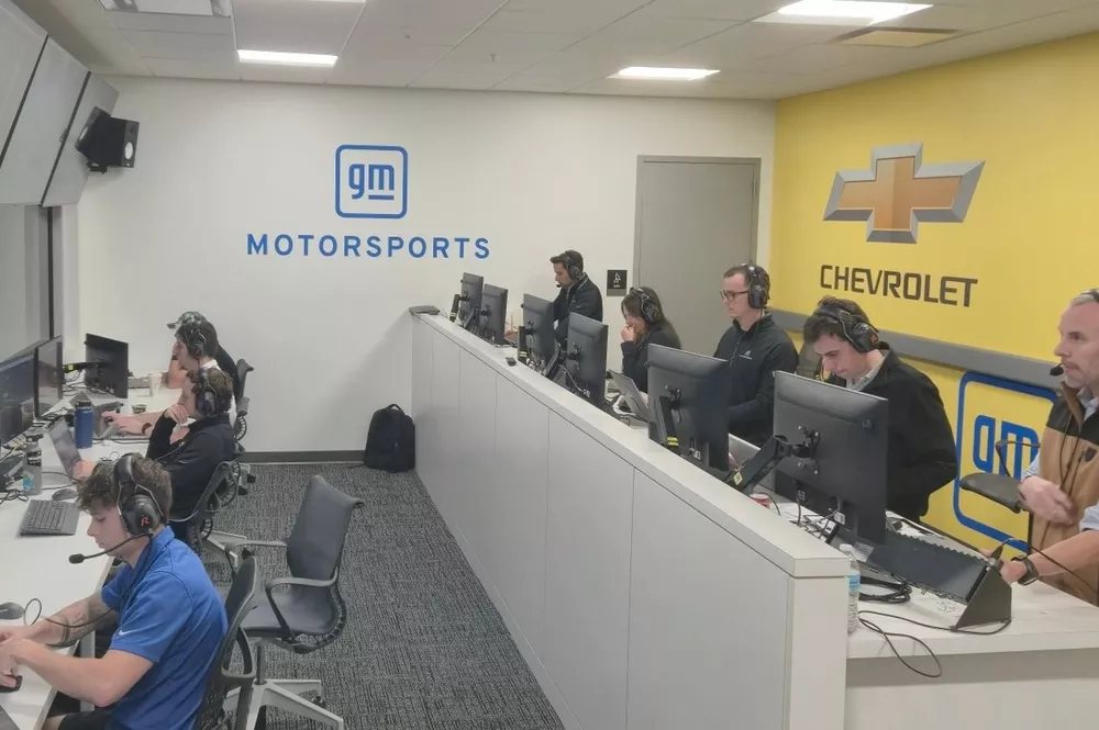 El equipo Cadillac Formula 1 en trabajos de simulaci&oacute;n durante el GP de Italia. 