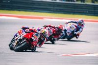 Acosta visita la f&aacute;brica de KTM para "ver qui&eacute;n manda" y entender si est&aacute; en el lugar correcto