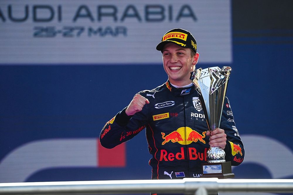 Podio: Ganador Liam Lawson, Carlin