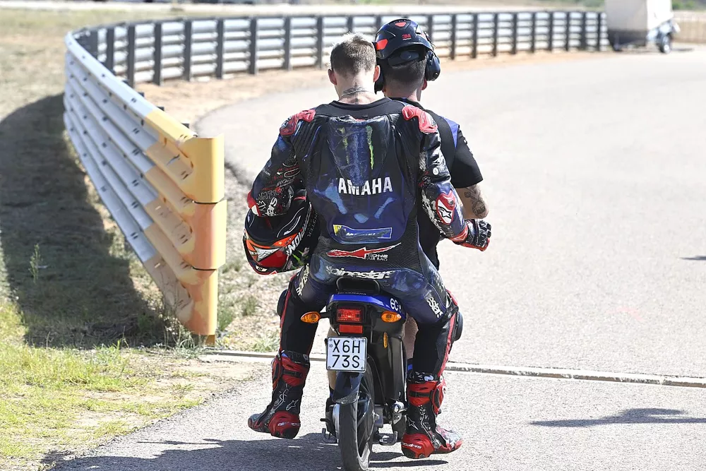 Fabio Quartararo, Yamaha Factory Racing, apr&egrave;s sa chute