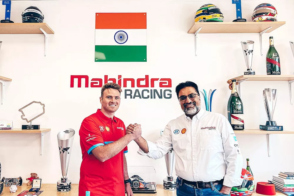 Oliver Rowland, Dilbagh Gill, directeur g&eacute;n&eacute;ral et Team Principal de Mahindra Racing