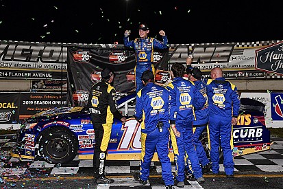 Derek Kraus gets lead and stays out front to win K&N opener