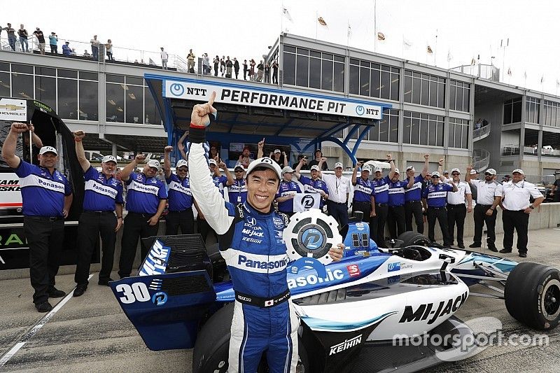 Ganador de la pole Takuma Sato, Rahal Letterman Lanigan Racing Honda