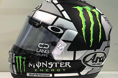 Vinales scaramantico: dopo il numero, cambia anche il casco per cancellare il 2018