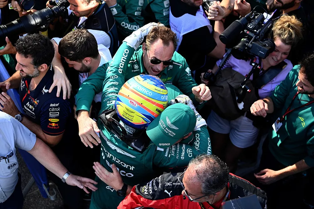 Fernando Alonso, Aston Martin F1 Team, 3rd position, celebrates with his team on arrival in Parc Ferme
