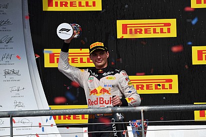 Verstappen: "Che sorpresa chiudere 2°! La lotta con Hamilton? Non ho pensato che fosse vicino al titolo"