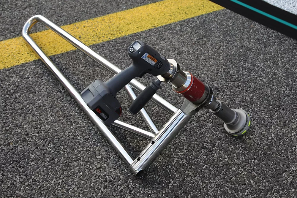 Pistola elettrica per le ruote Mercedes