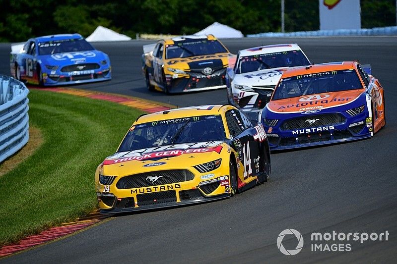  Clint Bowyer, Stewart-Haas Racing, Ford Mustang Rush Truck Centers / Haas Automation,  Brad Keselowski, Team Penske, Ford Mustang Autotrader,  Denny Hamlin, Joe Gibbs Racing, Toyota Camry FedEx Cares