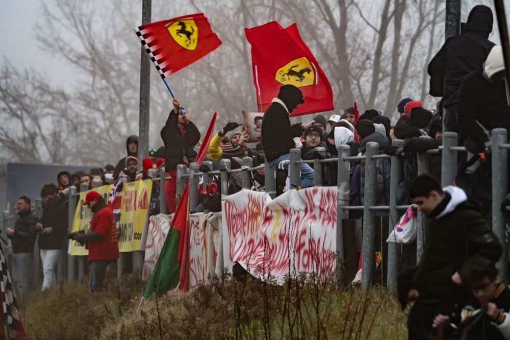 Tifosi Ferrari a Fiorano