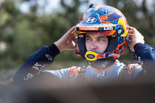 Neuville se toma el Sierra Morena como un test
