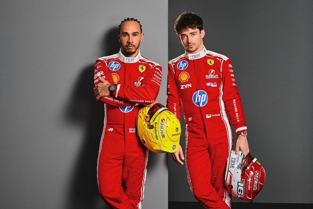 F1, Ferrari: presentata la SF-26, la nuova monoposto di Leclerc e Hamilton 3 F1 | Ferrari, ecco le nuove tute di Leclerc e Hamilton: accanto al rosso torna il bianco