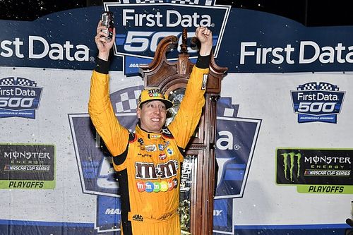 Kyle Busch gana una ca&oacute;tica carrera en Martinsville