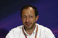 FIA anuncia saída do diretor-executivo da F1 Peter Bayer; substituta é ex-conselheira de Wolff na Mercedes