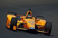 Alonso, en el top 20 en sus primeros libres de la Indy 500; Servià 11º