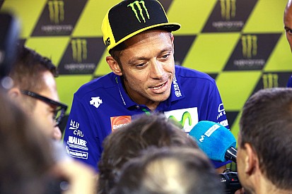 Valentino Rossi is búcsúzik barátjától, Ángel Nietótól