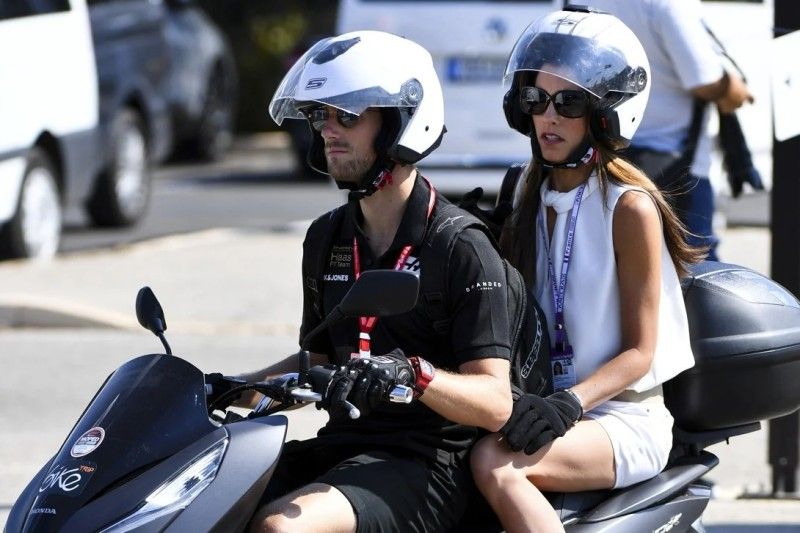 Romain Grosjean junto a su esposa