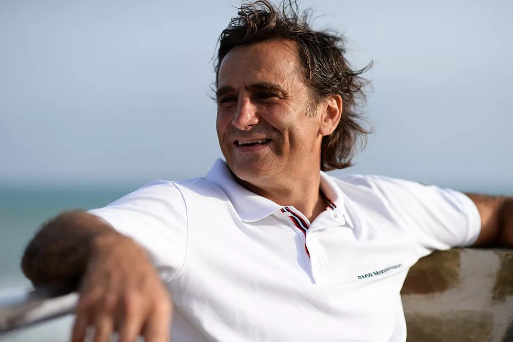 Alex Zanardi si prepara per un long-distance triathlon che si svolgerà alle Hawaii in Ottobre