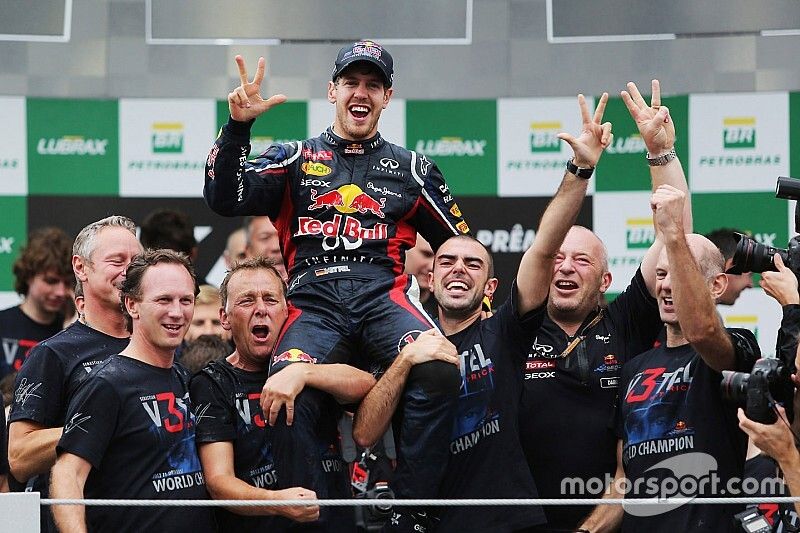 Sebastian Vettel, Red Bull Racing celebrates winning the World Championship with the team