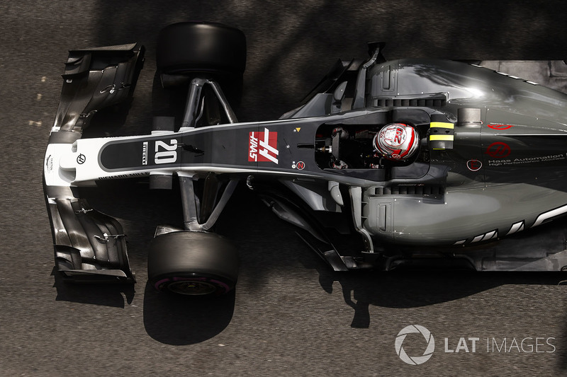 Magnussen pontuou por três vezes: China (8º), Mônaco (10º) e Azerbaijão (7º). O dinamarquês é 14º na tabela.