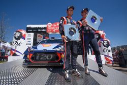 Ganadores Thierry Neuville, Nicolas Gilsoul, Hyundai i20 Coupe WRC, Hyundai Motorsport