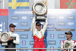 Podium: Ganador, Esteban Guerrieri, Campos Racing, Chevrolet RML Cruze TC1, segundo, Thed Björk, Pol
