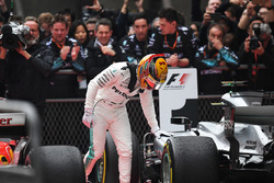 Race winner Lewis Hamilton, Mercedes AMG F1 W08 in parc ferme