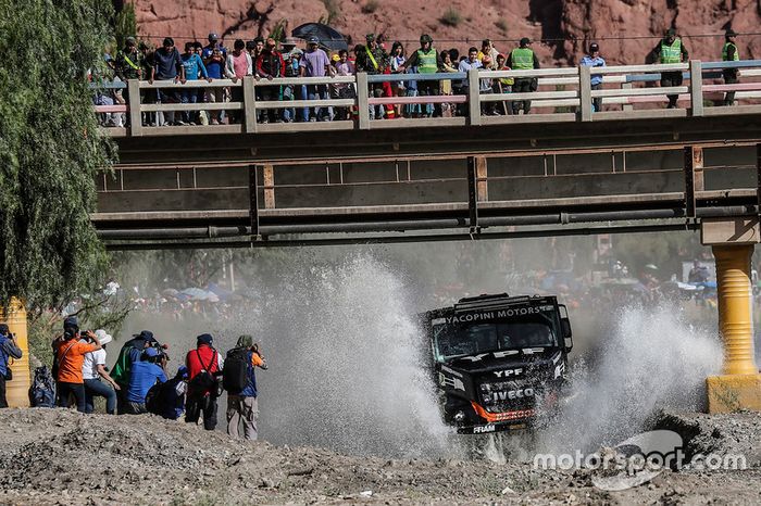 #502 Team De Rooy Iveco: Federico Villagra, Adrian Yacopini, Ricardo Torlaschi