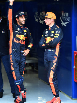 Гонщики Red Bull Racing Даниэль Риккардо и Макс Ферстаппен