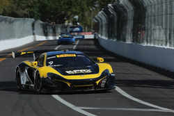 #9 K-Pax Racing, McLaren 650S GT3: Alvaro Parente