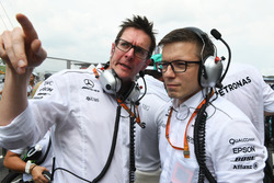 Andy Shovlin, ingénieur en chef Mercedes AMG F1 et Peter Bonnington, ingénieur de course Mercedes AMG F1