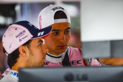 Sergio Perez, Force India, en Esteban Ocon, Force India