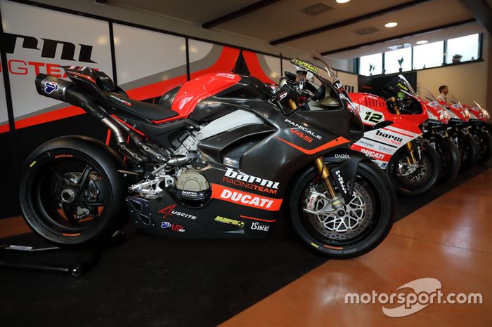 Ambiente en la presentación del Barni Racing Team